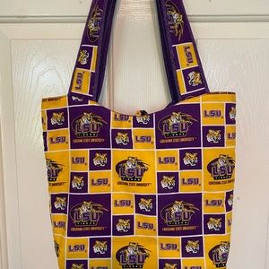 LSU (Louisiana State University) tote bag!  Show your TIGER SPIRIT! NEW!